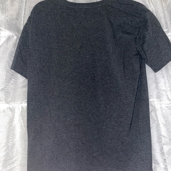 A grey T-shirt with white lightning bolt - Picture 2 of 2